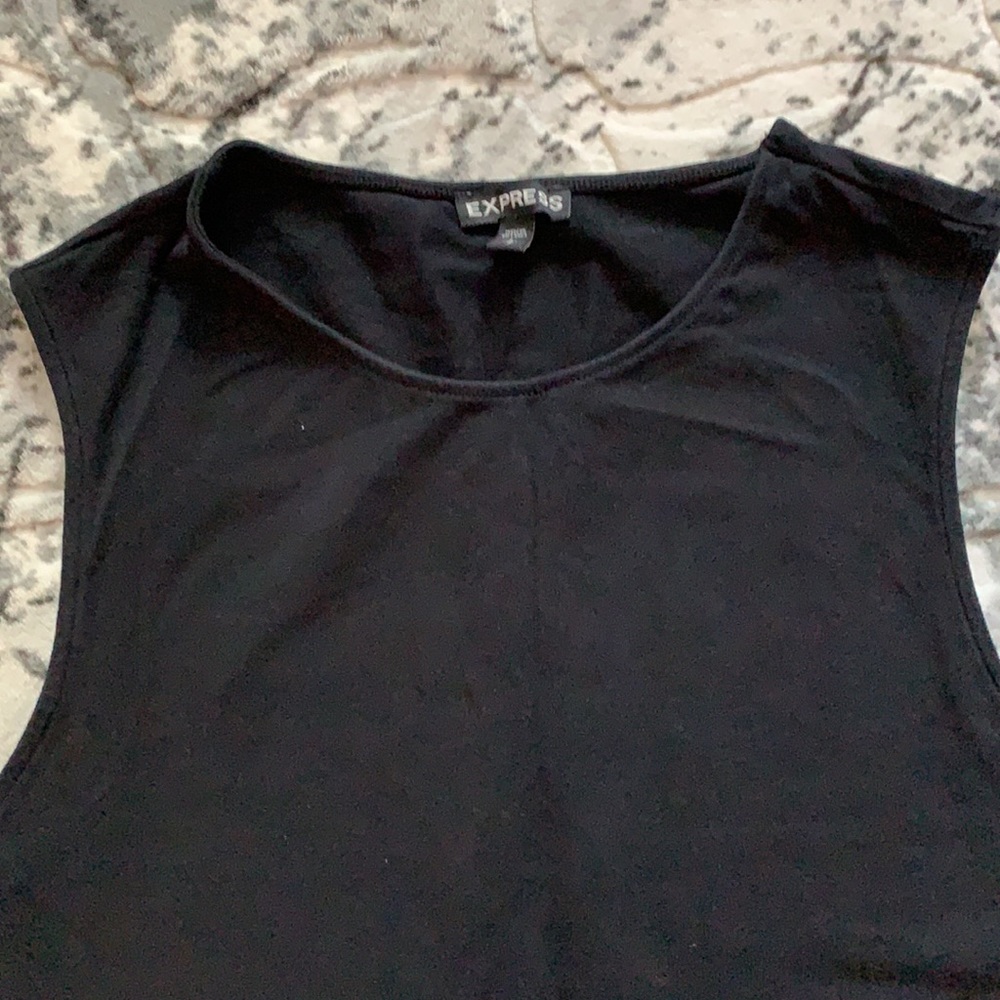 ❌SOLD❌Express Black Cropped Top - Picture 2 of 2
